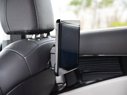 Used 2024 Kia Carnival SX Prestige image 23