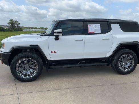 Used 2025 GMC Hummer EV 3X w/ LPO, Sport Package AWD/4WD image 4