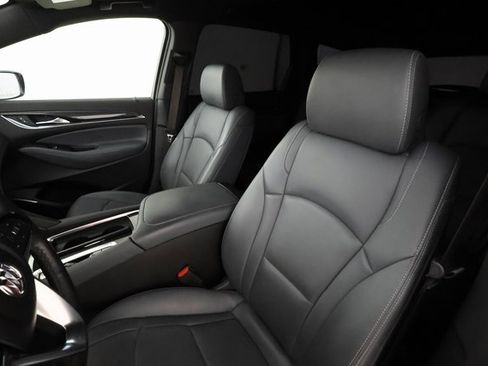 Used 2024 Buick Enclave Essence w/ Technology Package image 11