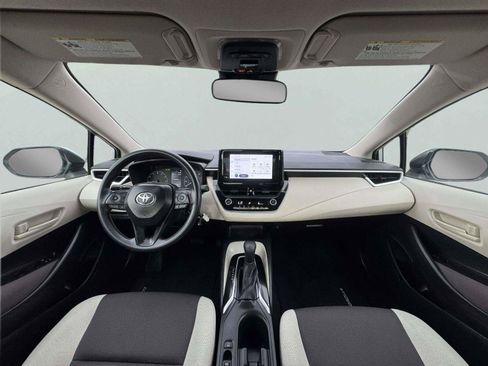 Used 2025 Toyota Corolla LE FWD image 47