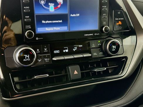 Certified 2022 Toyota Highlander LE image 15