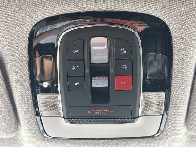 Used 2025 Hyundai Palisade Limited FWD image 32