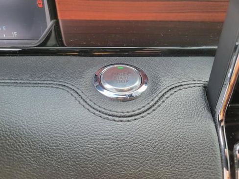 Used 2024 Lincoln Navigator Premiere image 28