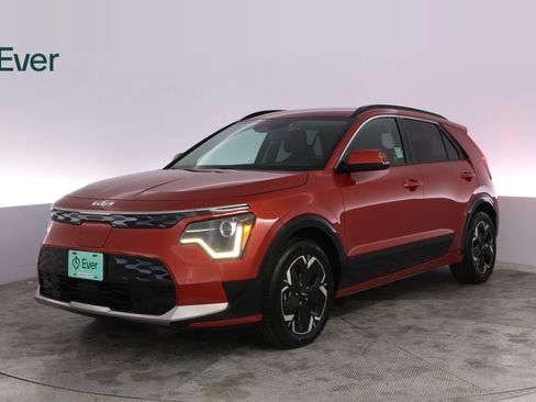 Used 2023 Kia Niro Wind FWD image 2