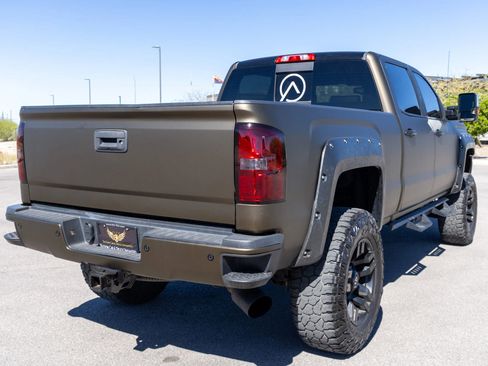 Used 2015 GMC Sierra 2500 Denali w/ Duramax Plus Package AWD/4WD image 7