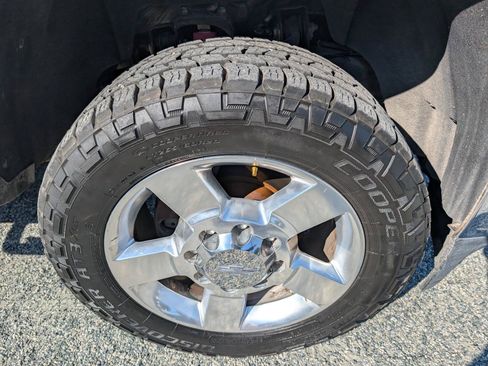 Used 2017 Chevrolet Silverado 2500 LTZ w/ Vortec Plus Package AWD/4WD image 9