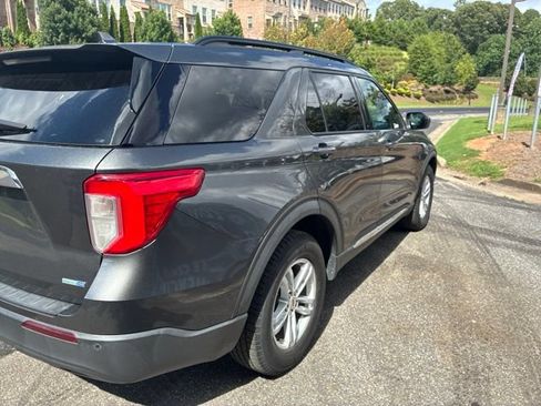 Used 2020 Ford Explorer XLT AWD/4WD image 6
