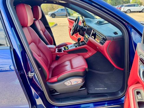 Used 2022 Porsche Macan image 19