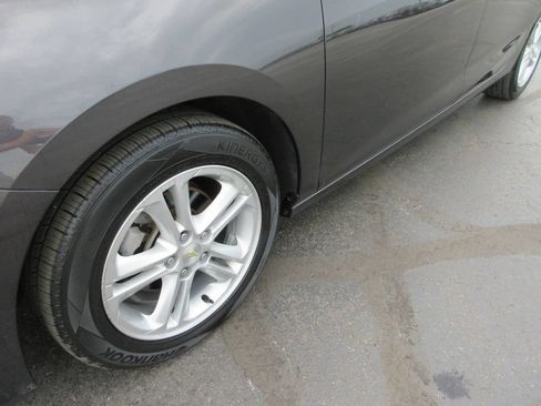 Certified 2017 Chevrolet Cruze LT w/ Convenience Package FWD image 13