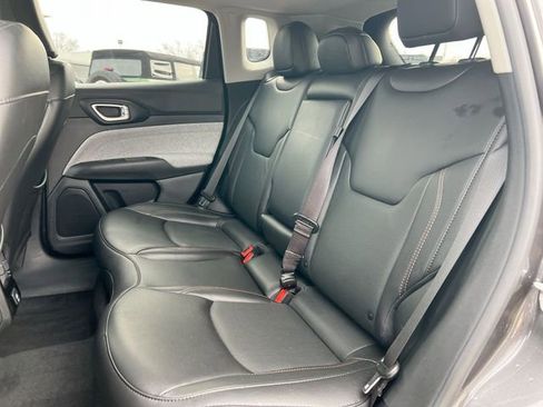 Used 2022 Jeep Compass Latitude image 25