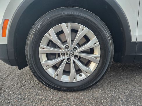 Used 2018 Volkswagen Tiguan S image 33