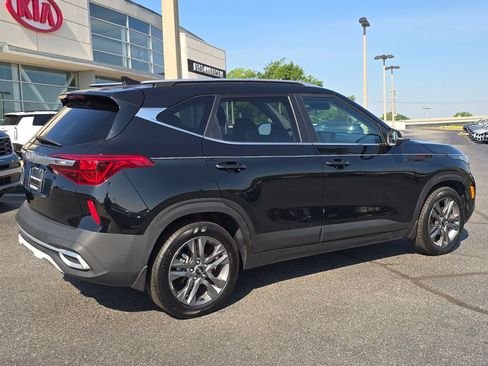 Certified 2023 Kia Seltos S FWD image 3