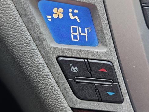 Used 2010 Cadillac CTS Luxury image 27