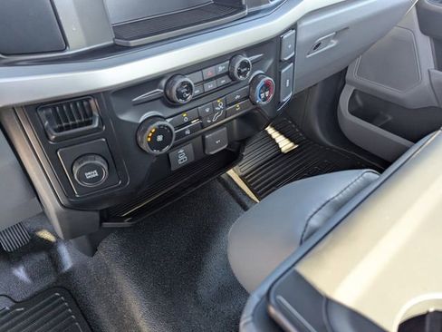 New 2025 Ford F250 XL w/ XL Chrome Package image 19