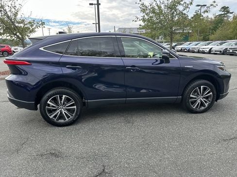 Used 2021 Toyota Venza LE w/ Carpet Mat Package (TMS) image 6