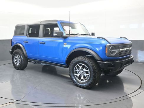 Used 2024 Ford Bronco Badlands image 8