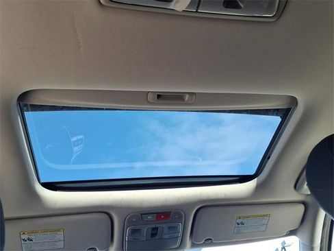 Used 2024 Kia Telluride S w/ S Sunroof Package image 9