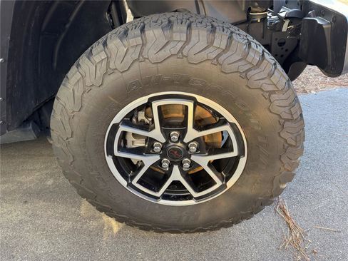 Used 2024 Jeep Wrangler Rubicon w/ Technology Group image 13