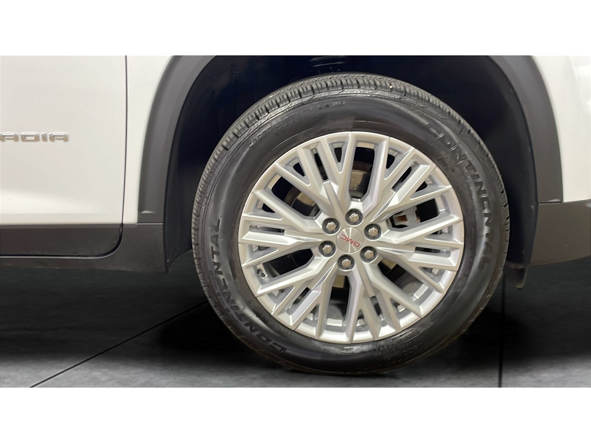 Used 2024 GMC Acadia Elevation w/ Trailering Package AWD/4WD image 21