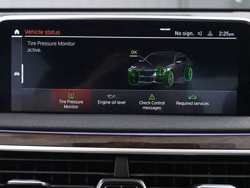 Used 2020 BMW 750i xDrive w/ M Sport Package AWD/4WD image 40