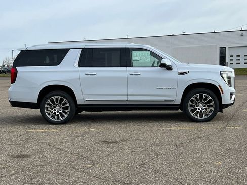 New 2026 GMC Yukon XL Denali w/ Denali Reserve Package image 48