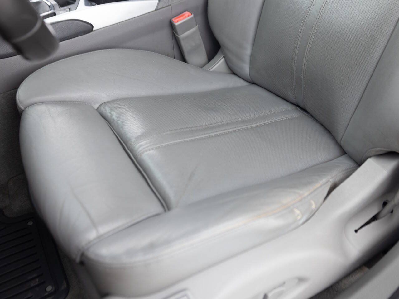 Used 2011 Cadillac SRX Luxury FWD image 23