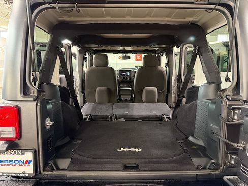 Used 2016 Jeep Wrangler Unlimited Sport image 7