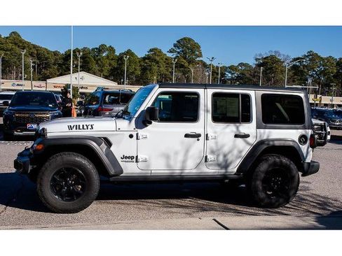 Used 2021 Jeep Wrangler Unlimited Sport image 3