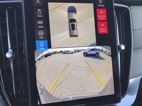 Used 2026 Volvo XC90 B6 Plus w/ Protection Package Premier image 28