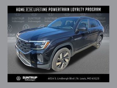 Used 2025 Volkswagen Atlas Cross Sport SE w/ Panoramic Sunroof Package