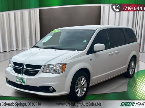 Used 2019 Dodge Grand Caravan SE image 1