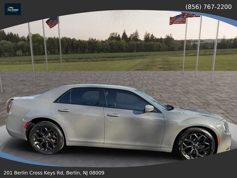 Used 2019 Chrysler 300 S image 6