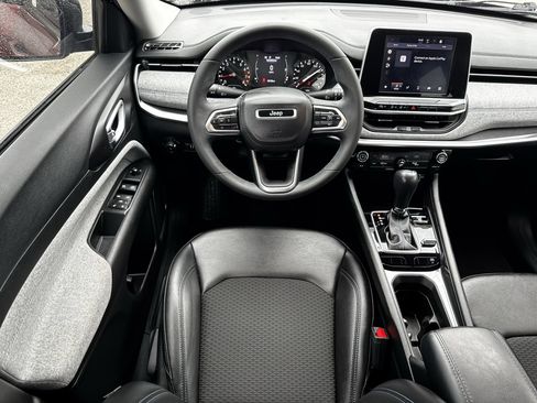 Used 2022 Jeep Compass Latitude image 16