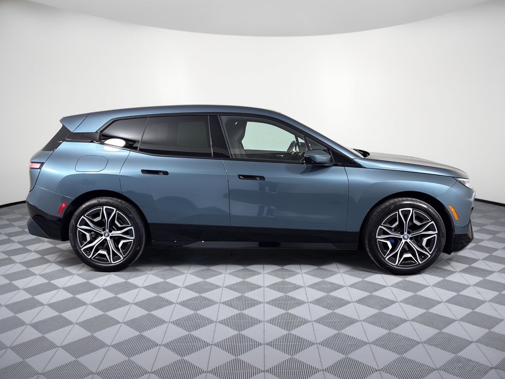 Used 2024 BMW iX xDrive50 w/ Sport Package AWD/4WD image 8