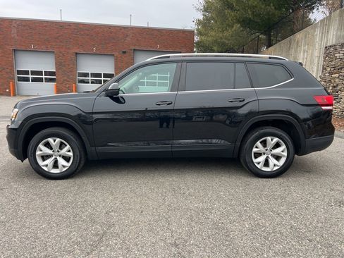 Used 2018 Volkswagen Atlas Launch Edition image 2