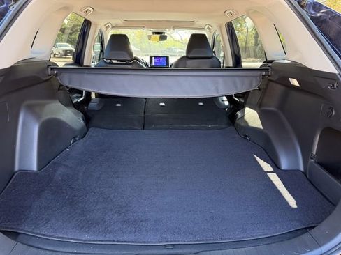 Used 2023 Toyota RAV4 XLE Premium image 18