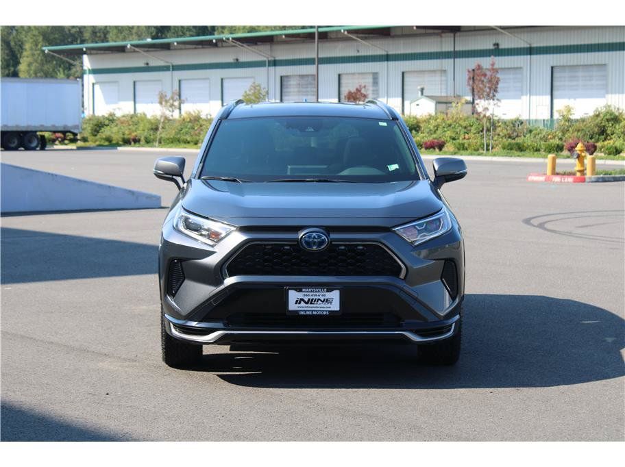 Used 2021 Toyota RAV4 SE w/ Weather & Moonroof Package AWD/4WD image 5