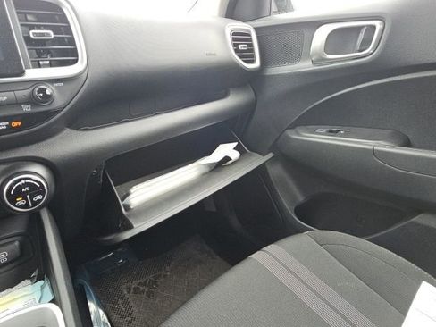 Used 2023 Hyundai Venue SEL image 43