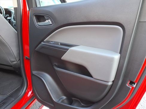 Used 2019 Chevrolet Colorado LT w/ LT Convenience Package image 13