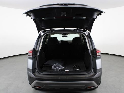 Used 2023 Nissan Rogue S image 16