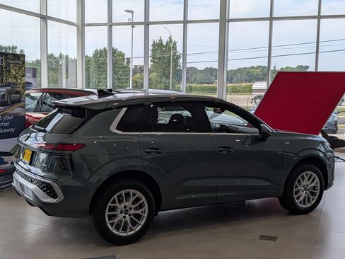 New 2026 Audi Q3 quattro 2.0T AWD/4WD image 2