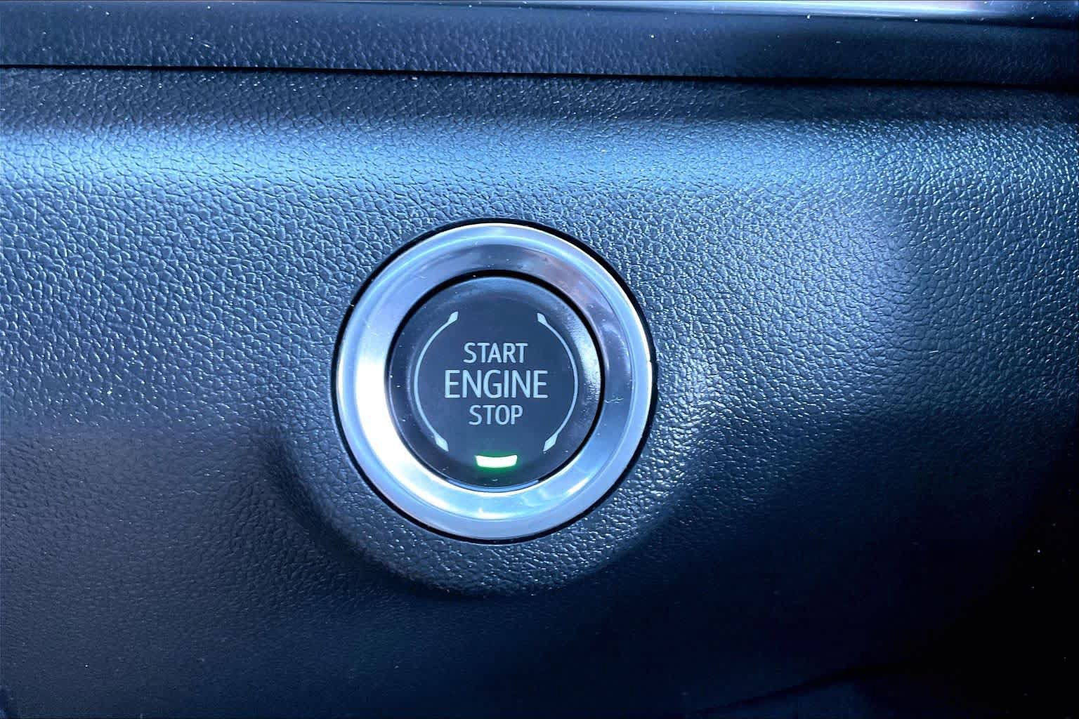 Used 2026 GMC Terrain Elevation w/ Elevation Premium Package FWD image 32