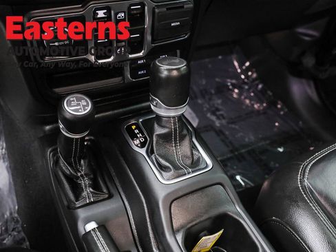 Used 2022 Jeep Wrangler Unlimited Sahara w/ Cold Weather Group image 13