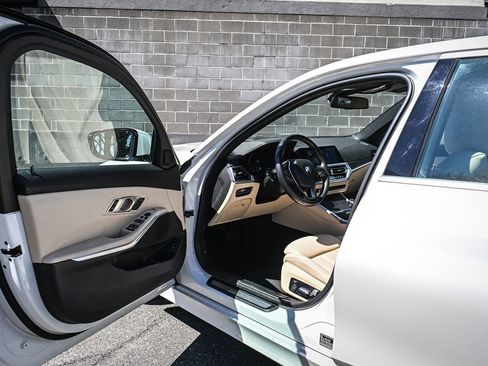 Used 2020 BMW 330i xDrive Sedan w/ Convenience Package image 7