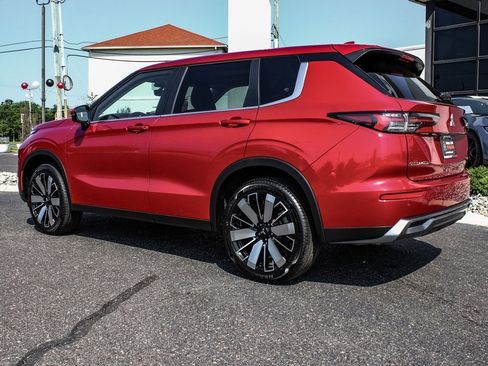 New 2025 Mitsubishi Outlander SE image 4