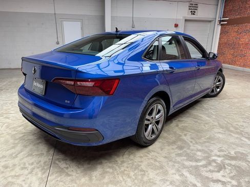 Used 2024 Volkswagen Jetta SE image 5