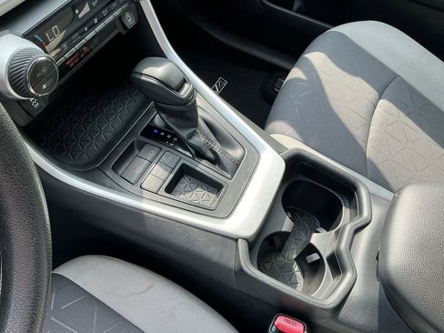 Used 2021 Toyota RAV4 XLE image 29