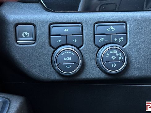 Certified 2024 Chevrolet Silverado 3500 LT w/ Convenience Package image 31