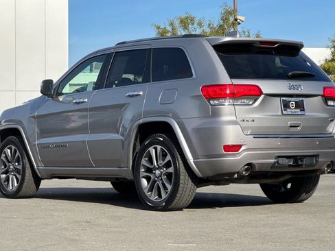 Used 2017 Jeep Grand Cherokee Overland image 6