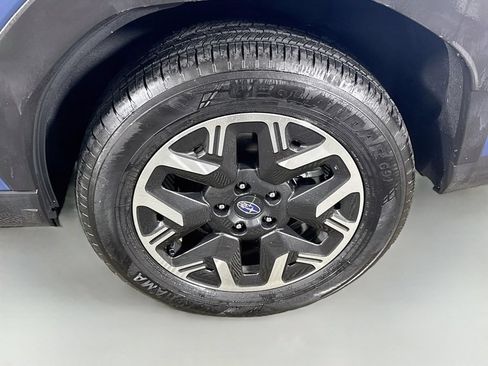 Certified 2025 Subaru Forester Premium AWD/4WD image 35